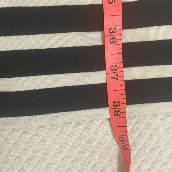 Lands End Striped three-quarter sleeve, navy tan cream colors size 6-8 - Picture 9 of 9